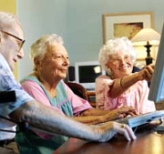 Ouderen achter de computer