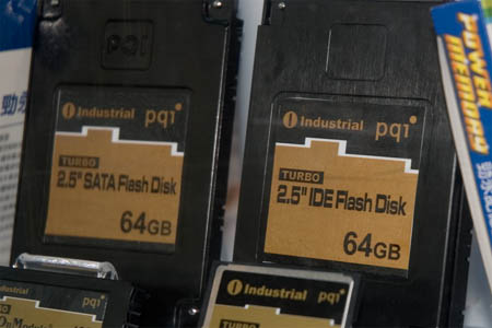 wrijving Fahrenheit radicaal PQI introduceert 64GB flash 'harde schijven' - Computer - Nieuws - Tweakers wrijving Fahrenheit radicaal PQI introduceert 64GB flash 'harde schijven' - Computer - Nieuws - Tweakers