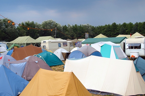 Campzone 2006 - Noodweer van zaterdagmiddag weggetrokken Campzone 2006 - Noodweer van zaterdagmiddag weggetrokken