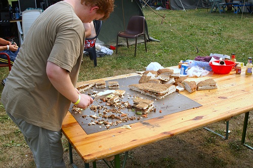 Campzone 2006 - Mega grote hamburger Campzone 2006 - Mega grote hamburger