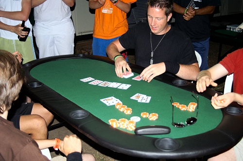 Tweakers spelen legaal poker op Campzone Tweakers spelen legaal poker op Campzone