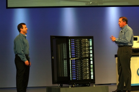 Clustertje van Rackable met 22 serverunits en 320 quadcore Xeons Clustertje van Rackable met 22 serverunits en 320 quadcore Xeons