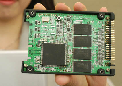 Samsungs 32GB solid state disk