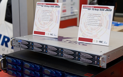 CeBIT 2007: AIC 1U SAS-behuizing voor 10 SFF-schijfjes