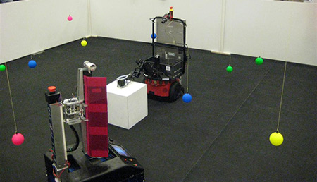 RoboChallenge 2007: NHL-robot pakt de zwarte bal RoboChallenge 2007: NHL-robot pakt de zwarte bal