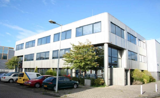 Buitenkant van het EUNetworks pand Buitenkant van het EUNetworks pand