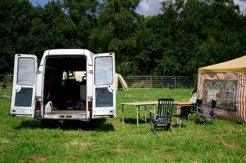 Campzone 2007 - de bus is gelost Campzone 2007 - de bus is gelost
