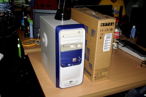 Campzone 2007 - werkbak met 5,25" floppydrive Campzone 2007 - werkbak met 5,25" floppydrive