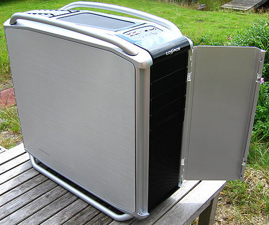 Cooler Master Cosmos 1000 close-up Cooler Master Cosmos 1000 close-up