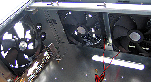 Cooler Master Cosmos 1000 interieur Cooler Master Cosmos 1000 interieur