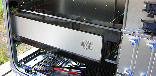 Cooler Master Cosmos 1000 interieur Cooler Master Cosmos 1000 interieur