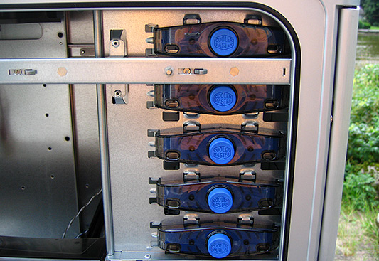 Cooler Master Cosmos 1000 interieur Cooler Master Cosmos 1000 interieur