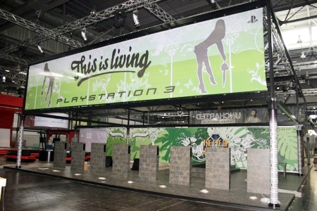Games Convention - Opbouw Sony stand