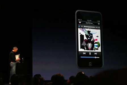 Steve Jobs demonstreert iPod Touch