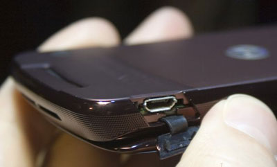 Micro-usb stekker op RAZR2 Micro-usb stekker op RAZR2