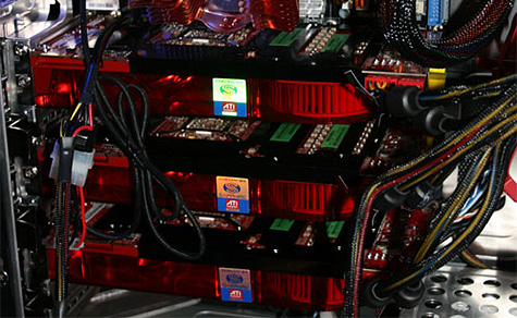 Sapphire crossfire-opstelling met drie R600-videokaarten Sapphire crossfire-opstelling met drie R600-videokaarten
