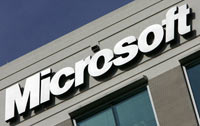 Microsoft logo op kantoorgebouw