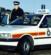 Britse politieagent en -auto