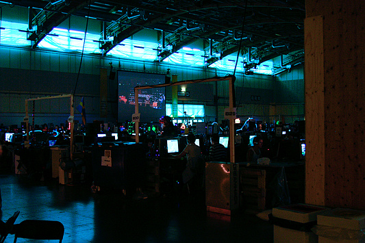 DreamHack 2007 - het scherm in hal B