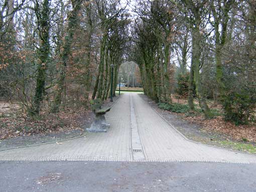 HP Photosmart R742 Pad onder bomen in GJ van Heekpark - Enschede (thumb) HP Photosmart R742 Pad onder bomen in GJ van Heekpark - Enschede (thumb)