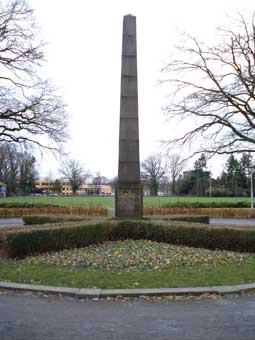Sony Cybershot DSC W55 GJ van Heek-monument (thumb)