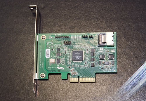 Cebit 2008: Ciprico sas-controller met 4 interne poorten Cebit 2008: Ciprico sas-controller met 4 interne poorten