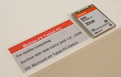 Cebit 2008: SanDisk ssd in Motion tablet pc Cebit 2008: SanDisk ssd in Motion tablet pc