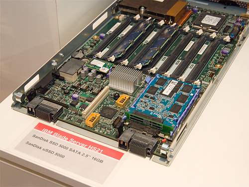 Cebit 2008: SanDisk ssd in IBM bladeserver Cebit 2008: SanDisk ssd in IBM bladeserver