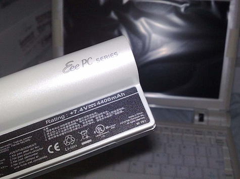 Asus Eee PC 900 met 4400mAh-accu Asus Eee PC 900 met 4400mAh-accu