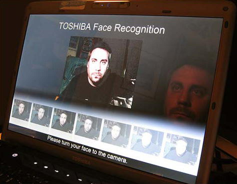 Gezichtsherkenning ter beveiliging op Toshiba-laptop
