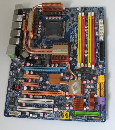 Gigabyte EP45 DQ6 met heatsink