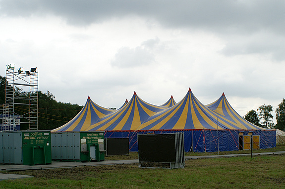 Campzone 2008 - De nieuwe maintent Campzone 2008 - De nieuwe maintent