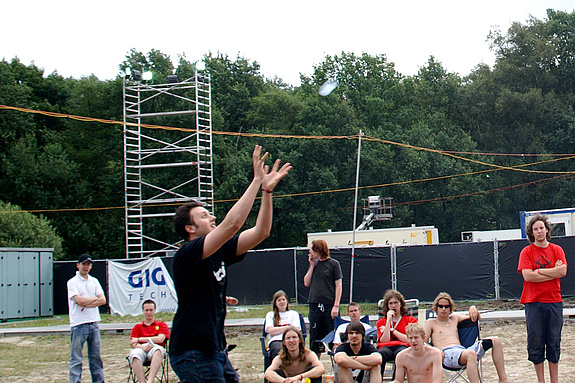 Campzone 2008 - De ballon komt eraan....