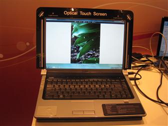 Dell-notebook met Optical Touch-technologie