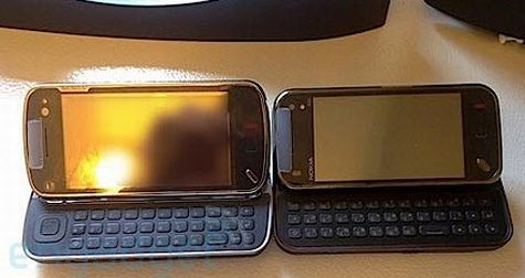 Nokia N97 Mini naast Nokia N97