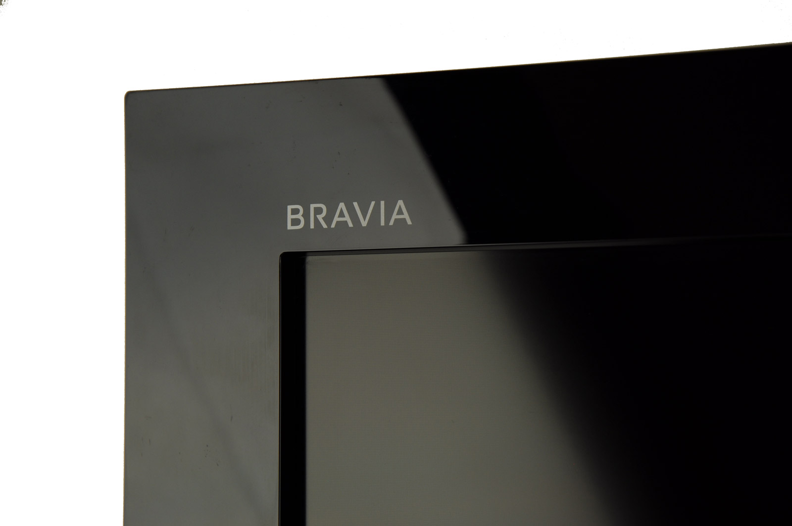 Vier voordelige 37"tv's in de ring Sony EX500 Uiterlijk en indruk