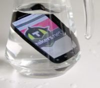 Motorola Defy in bak water
