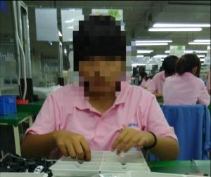 Scholieren werken bij Shinyang aan Samsung-smartphones