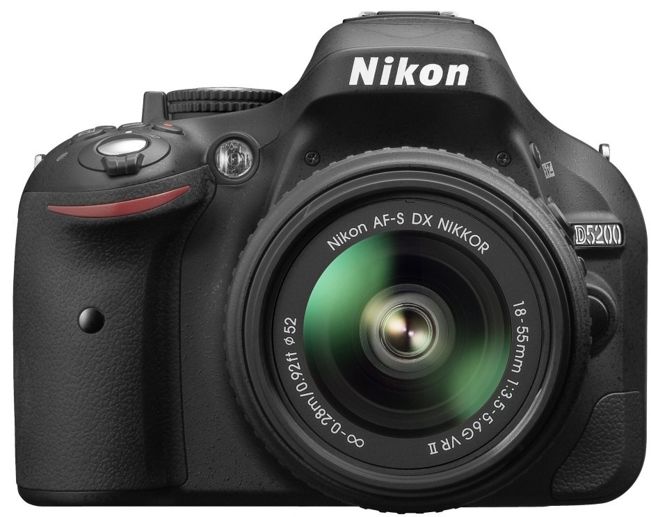 Nikon D5200 Kit + AF-S DX NIKKOR 18-55mm f/3.5-5.6G VR II Zwart