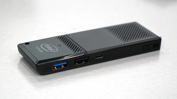 Intel Compute Stick STK1AW32SC - 32 Go RAM, 2 Go DDR3L - Micro PC - Quasi Neuf