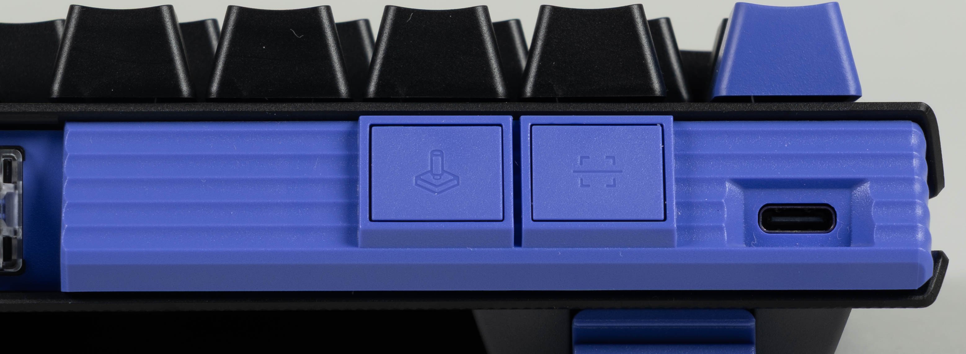 Logitech G512X-toetsenbord in twee formaten Review - Tweakers