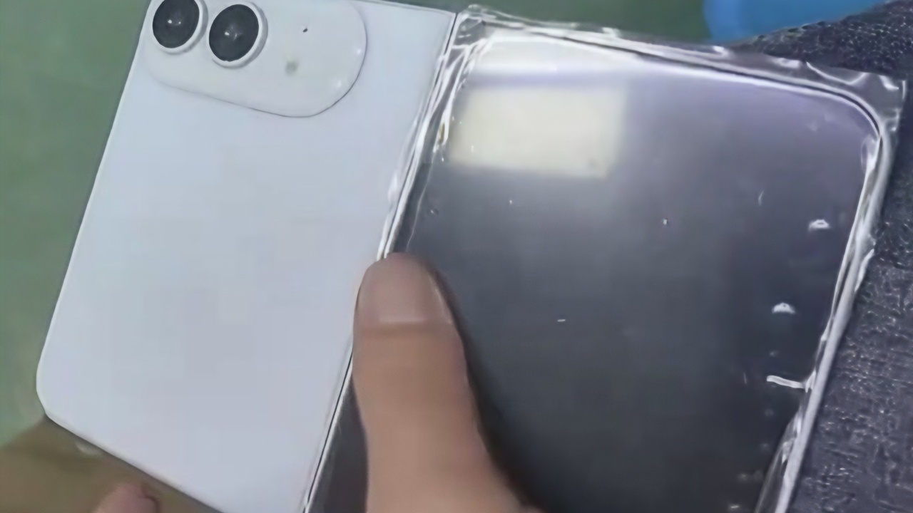 Leaker shows photo of alleged design of foldable iPhone