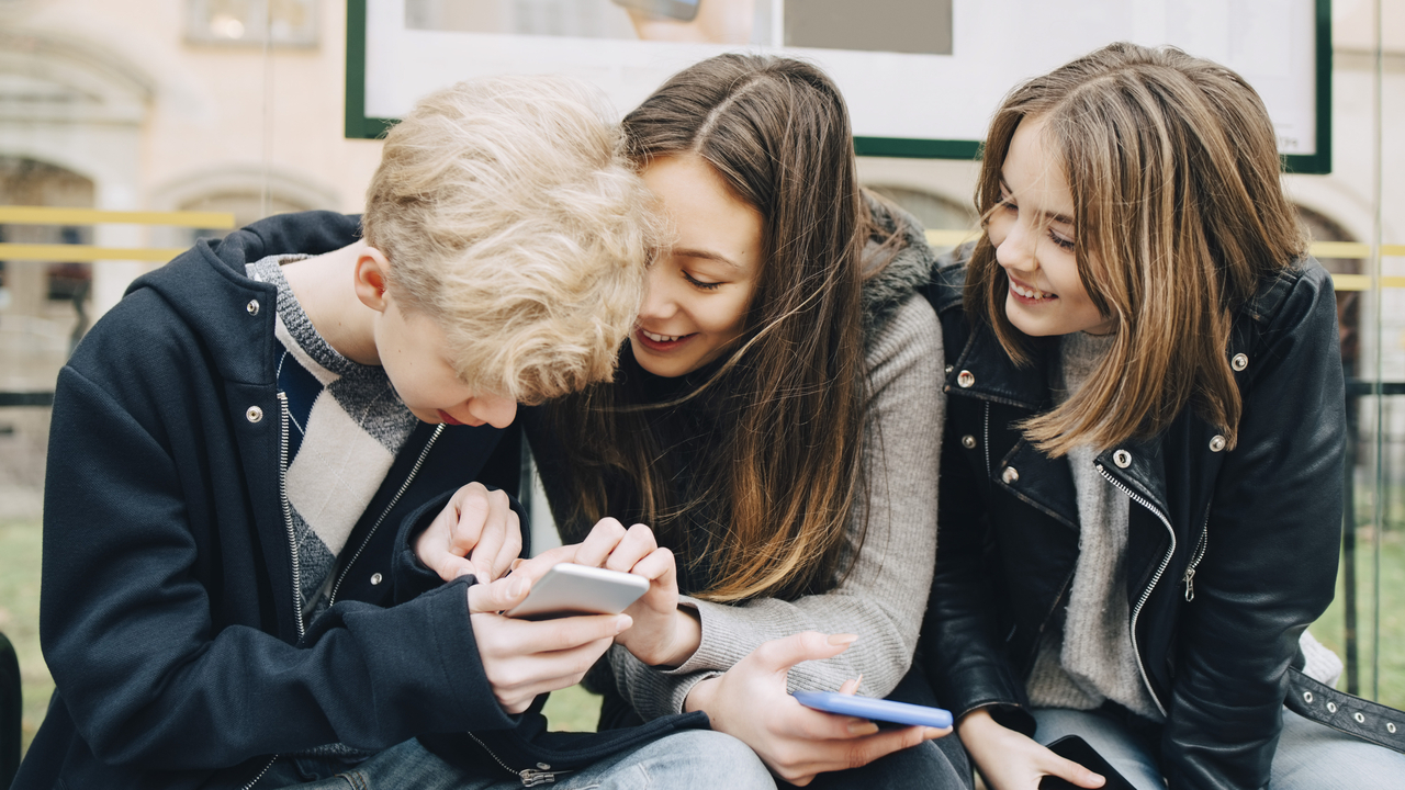 Image for the article: VK werkt aan avondklok voor minderjarigen op sociale media