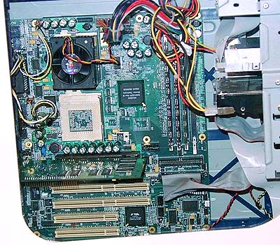 Micron dual FC-PGA Samurai plank met DDR SDRAM support