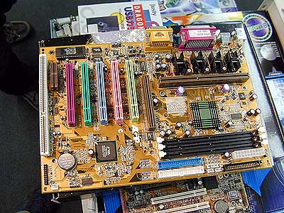 LuckyTech P6K7A KX133 plank met gekleurde PCI slots