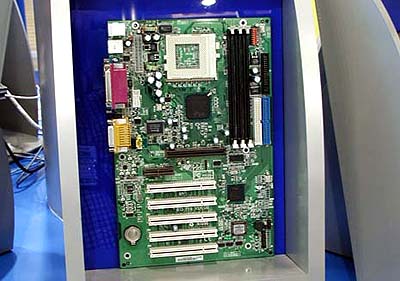 Intel 8xx mobo\'s op Computex: MSI 815 Pro (i815)
