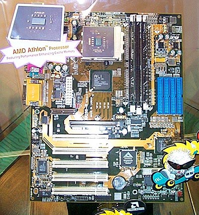 Computex 2000: Iwill KA266-R moederplank met ALI DDR chipset 
