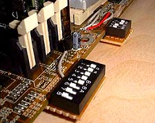 Duron 600 op 900MHz met FIC AZ-11 modificatie
