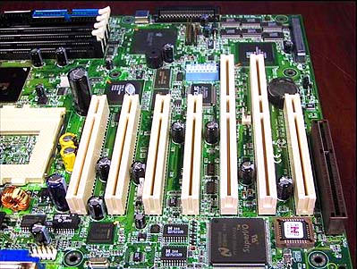 Asus CUR-DLS PCI slots