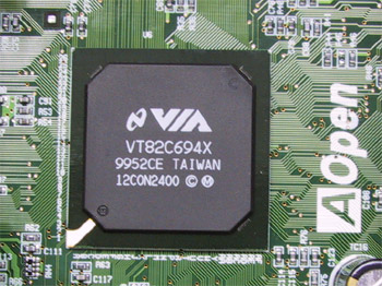 4 moederborden review - Via 694 chipset